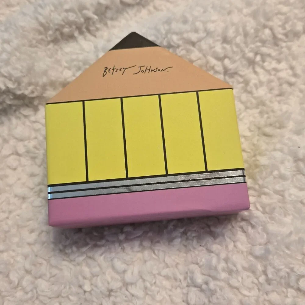 Betsey Johnson - Pink Bangle Pencil Bracelet - BNWT - Picture 3 of 3